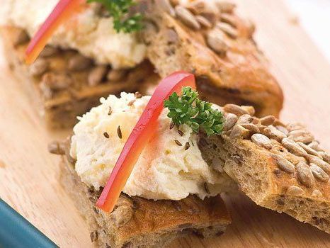 Selbst gemachter Erdäpfelkas für den Oster-Brunch? Nichts leichter als das. Selbst gemachter Erdäpfelkas für den Oster-Brunch? Nichts leichter als das.