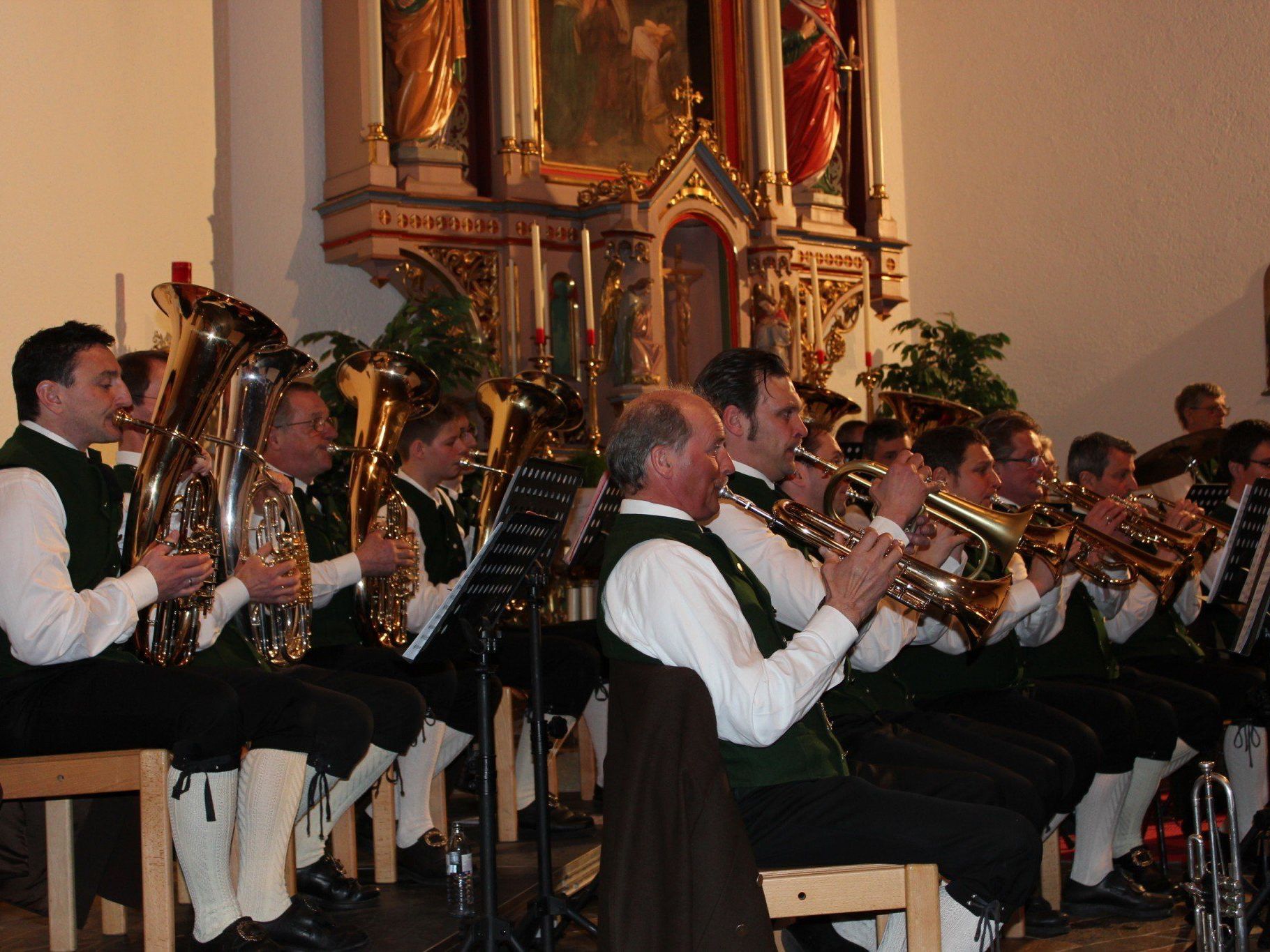 Der Musikverein Mellau spielte ein beeindruckendes Konzert. Der Musikverein Mellau spielte ein beeindruckendes Konzert.