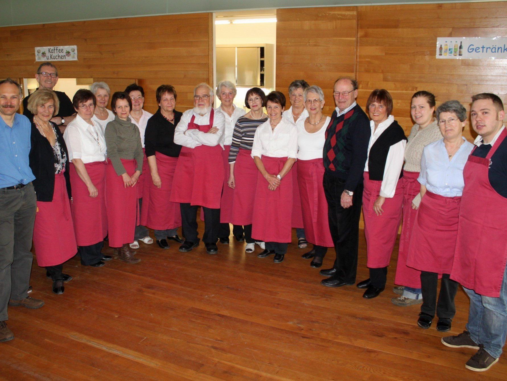 Das Team des Missionskreises und der Arbeitsgemeinschaft Katholischer Soldaten hatte beim „Lochauer Suppentag“ wieder viel zu tun. Das Team des Missionskreises und der Arbeitsgemeinschaft Katholischer Soldaten hatte beim „Lochauer Suppentag“ wieder viel zu tun.