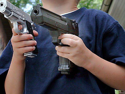 Mit einer Spielzeugpistole seines kleinen Sohns bewaffnet wurde ein Mann in Wiener Neustadt zum Bankräuber