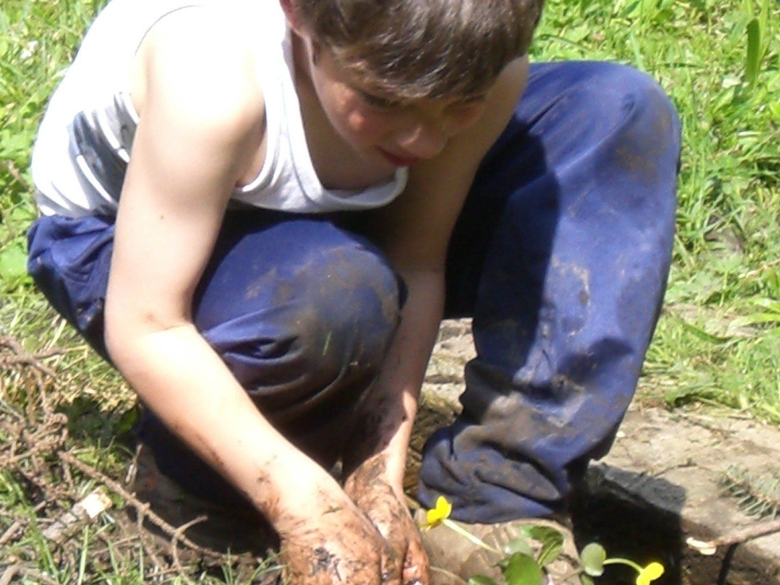 Spielen und Lernen – der Waldkindergarten macht´s möglich. Spielen und Lernen – der Waldkindergarten macht´s möglich.
