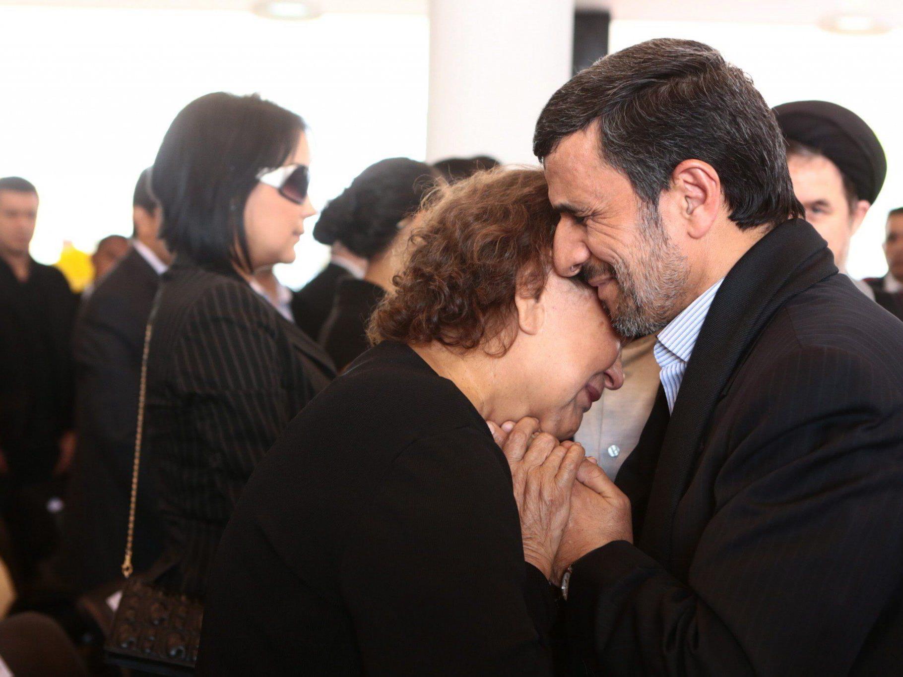 Elena Frias, Mutter von Hugo Chavez, und Mahmoud Ahmadinejad.