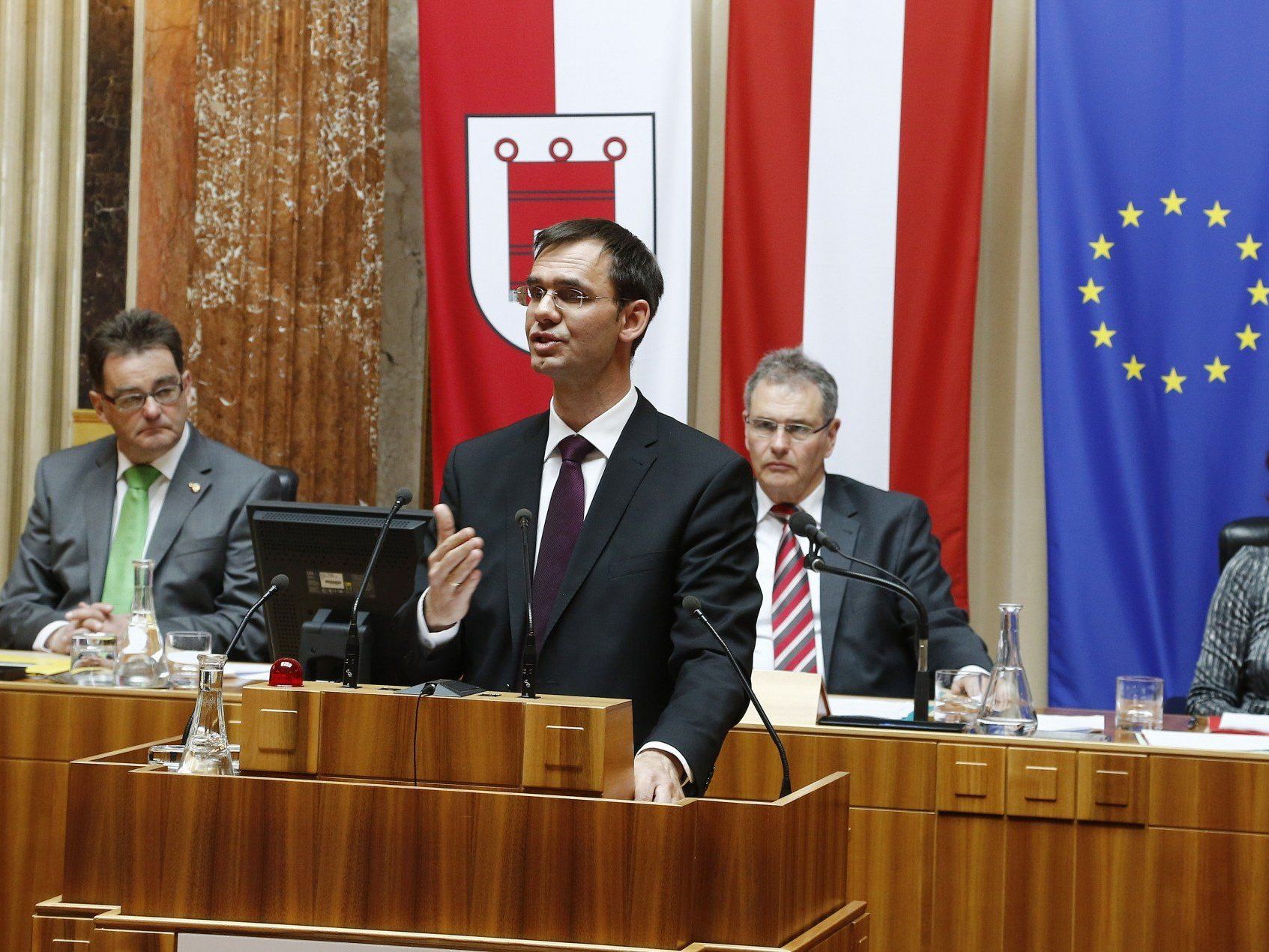 Vorarlbergs Landeshauptmann skizzierte in seiner Erklärung vor dem Bundesrat die wichtigsten Arbeitsschwerpunkte des Vorarlberger Ländervorsitzes. Vorarlbergs Landeshauptmann skizzierte in seiner Erklärung vor dem Bundesrat die wichtigsten Arbeitsschwerpunkte des Vorarlberger Ländervorsitzes.