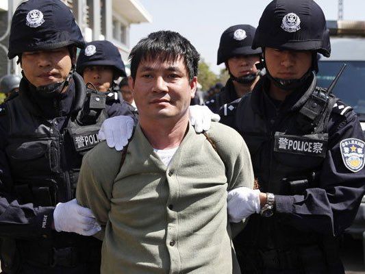 Der Drogenboss und seine Komplizen sollen 13 chinesische Seeleute getötet haben. Der Drogenboss und seine Komplizen sollen 13 chinesische Seeleute getötet haben.