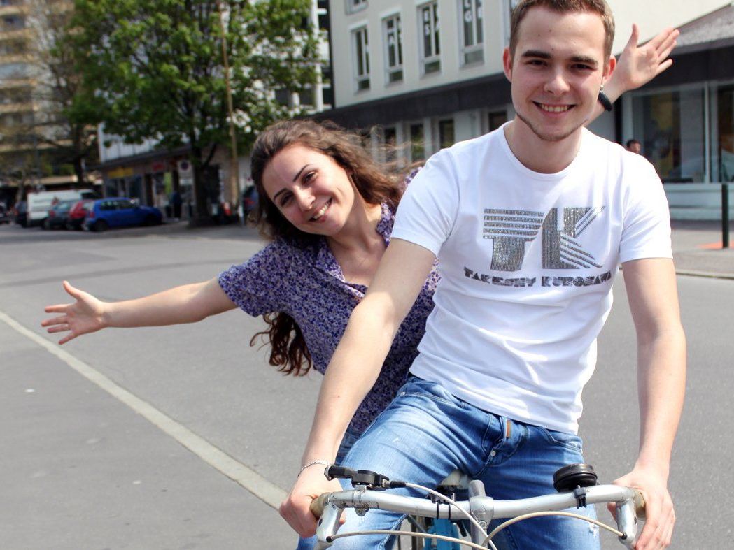 Mit aha und 360 bewegt in den Frühling starten: Gratis Fahrrad-Checks und Ermäßigungen rund ums Rad, Moped und Auto erwarten die Jugendlichen. Mit aha und 360 bewegt in den Frühling starten: Gratis Fahrrad-Checks und Ermäßigungen rund ums Rad, Moped und Auto erwarten die Jugendlichen.