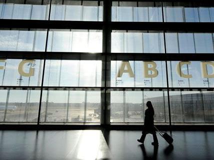 Flughafen schüttelte Lasten ab, hebt Dividende 2012 leicht an