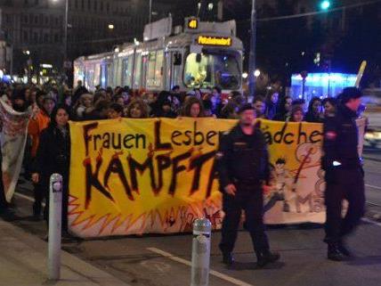 Protestumzug für Rechte der Frauen am Freitag in Wien.