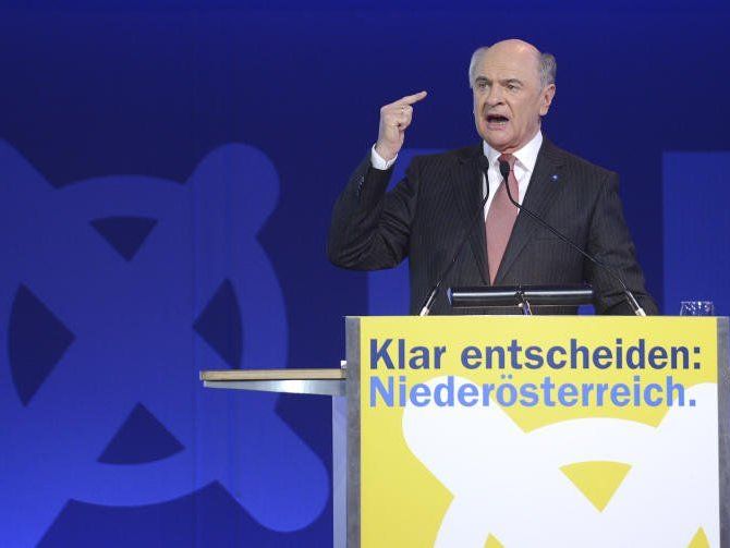 Schafft Erwin Pröll mit seiner ÖVP wieder die absolute Mehrheit Schafft Erwin Pröll mit seiner ÖVP wieder die absolute Mehrheit