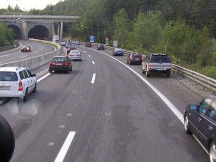 Rettungsgasse auf A2: Betrunkener Geisterfahrer verursachte zwei Unfälle Rettungsgasse auf A2: Betrunkener Geisterfahrer verursachte zwei Unfälle