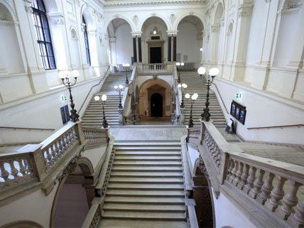 Die Causa Studienplatzfinanzierung sorgt weiter für Zündstoff. Die Causa Studienplatzfinanzierung sorgt weiter für Zündstoff.