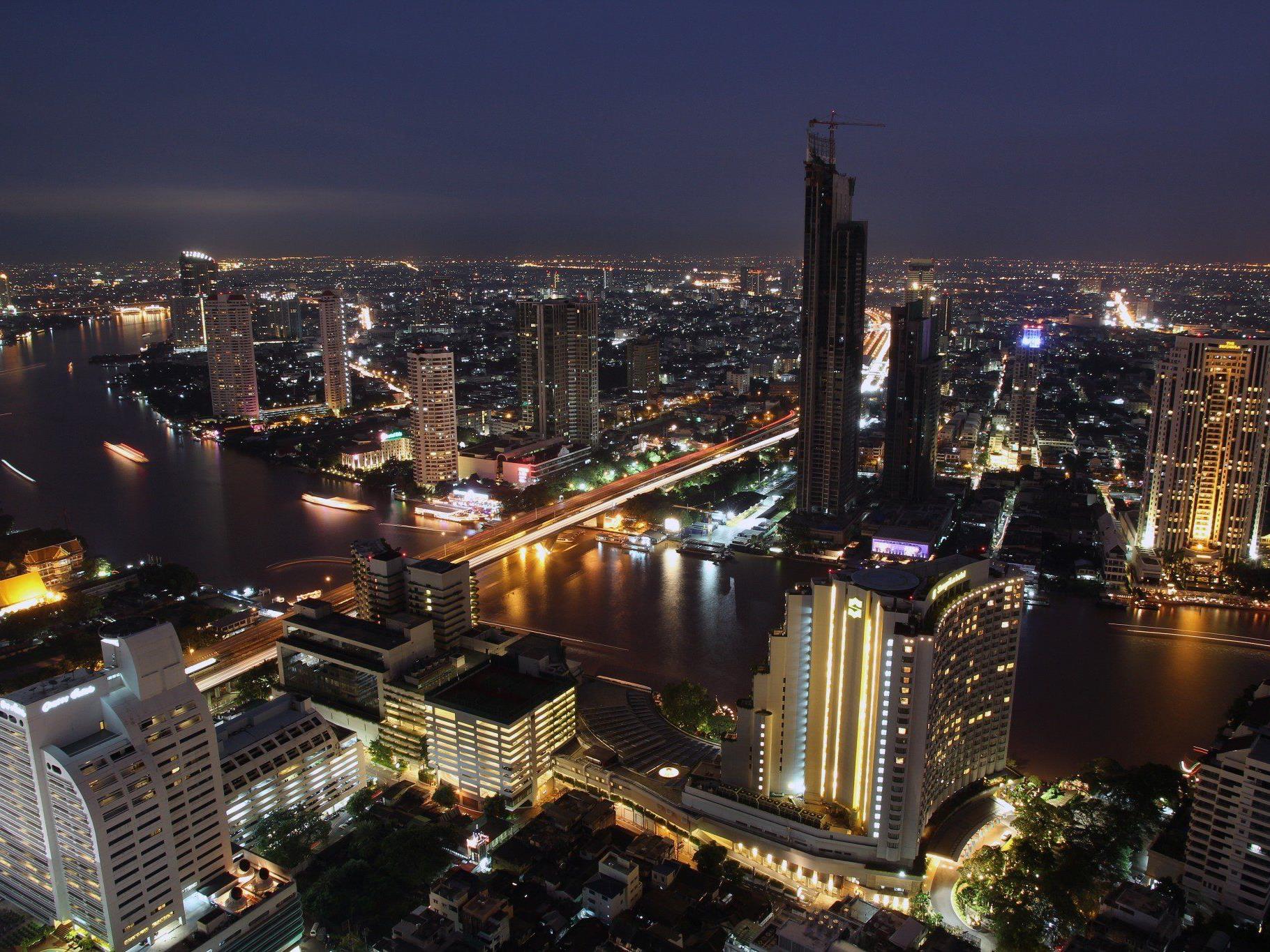 Hochhäuser und beeindruckende Wolkenkratzer prägen das Aussehen der thailändischen Hauptstadt Bangkok.