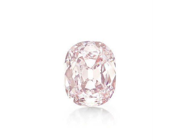 Knapp 40 Millionen Dollar für 34,64-Karat-Stein "Princie Diamond". Knapp 40 Millionen Dollar für 34,64-Karat-Stein "Princie Diamond".