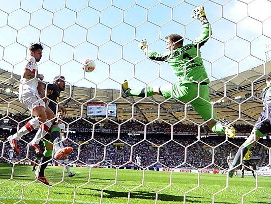 Eigentor von Alvaro Dominguez in 28. Minute Eigentor von Alvaro Dominguez in 28. Minute