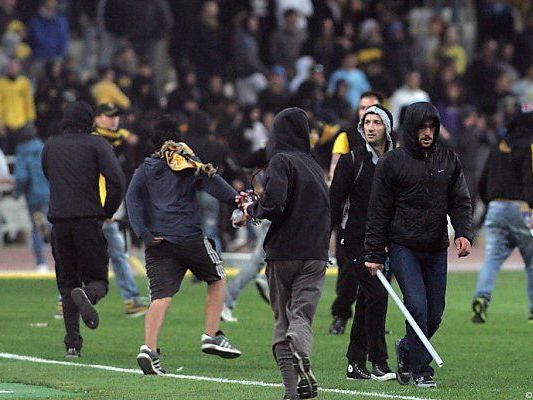 Frustrierte Fans wegen möglichem Abstieg Frustrierte Fans wegen möglichem Abstieg