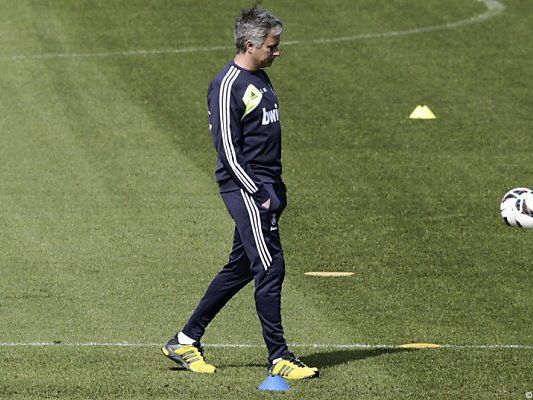 Mourinho in Madrid immer einsamer Mourinho in Madrid immer einsamer