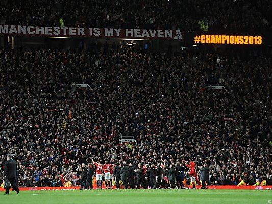 Fans und Spieler feierten ausgelassen Fans und Spieler feierten ausgelassen