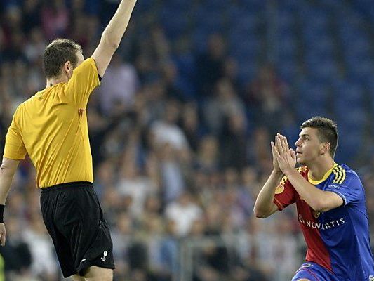 Dragovic kassierte dritte Gelbe Karte Dragovic kassierte dritte Gelbe Karte