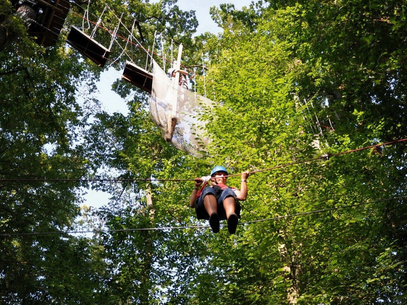 Anstrengung und eine große Portion Mut benötigt man beim Besuch eines Kletterparks. Anstrengung und eine große Portion Mut benötigt man beim Besuch eines Kletterparks.