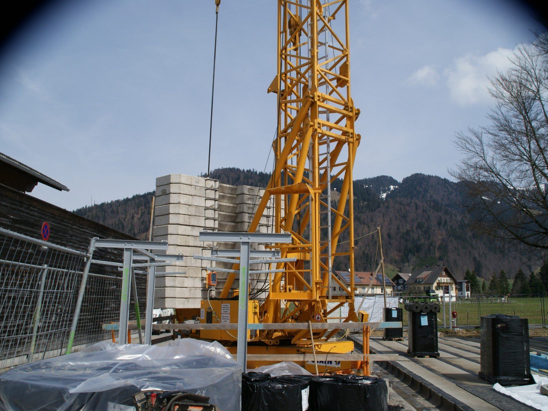 Im Zentrum von Hittisau wird ein unterirdischer Käsekeller errichtet Im Zentrum von Hittisau wird ein unterirdischer Käsekeller errichtet