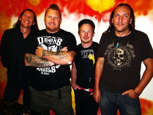„Meisterrocker“ spielen am Pfingstsamstag, den 18. Mai bei der Nüziger Rock-Nacht (Sportplatz) „Meisterrocker“ spielen am Pfingstsamstag, den 18. Mai bei der Nüziger Rock-Nacht (Sportplatz)