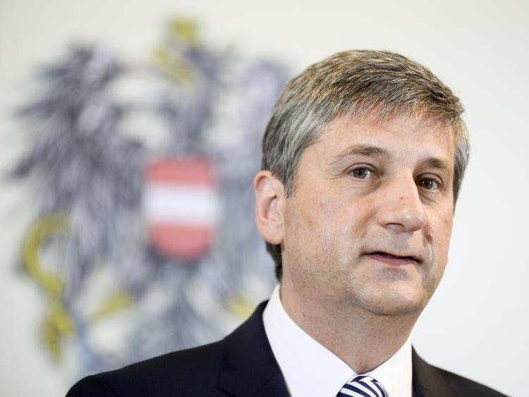 Parteichef Spindelegger hält Schwarz-Grün in Tirol für "eine Möglichkeit".