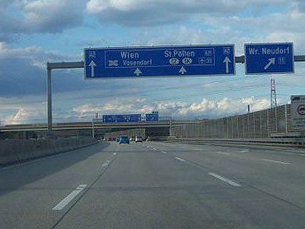 Die A2 musste am Mittwoch ab Wiener Neudorf gesperrt werden. Die A2 musste am Mittwoch ab Wiener Neudorf gesperrt werden.