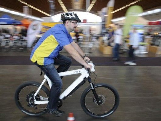 Laut VCÖ ist jedes zehnte neue gekaufte Rad ein E-Bike. Laut VCÖ ist jedes zehnte neue gekaufte Rad ein E-Bike.