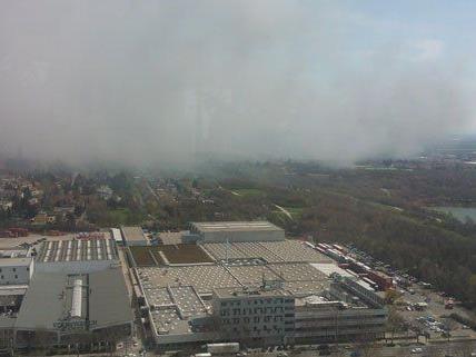 Zu einem Großbrand kam es am Dienstag in Wien-Liesing.