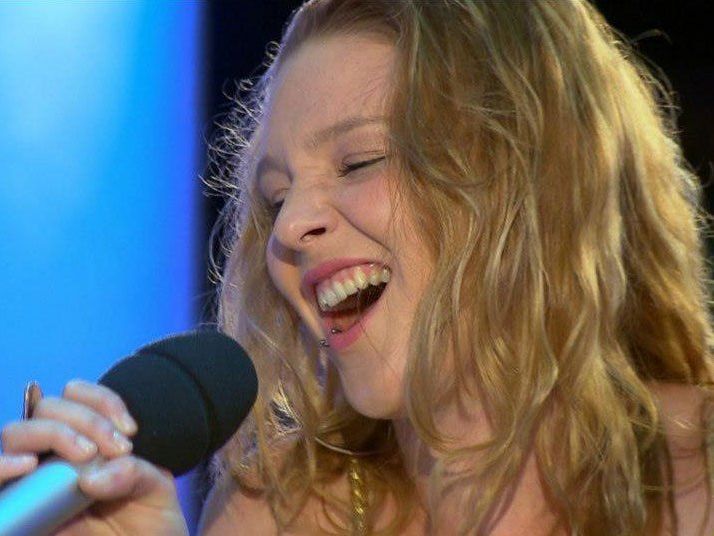Lisa schaffte es bei der Castingshow "X-Factor" in der Kategorie Sängerin auf Platz drei. Lisa schaffte es bei der Castingshow "X-Factor" in der Kategorie Sängerin auf Platz drei.