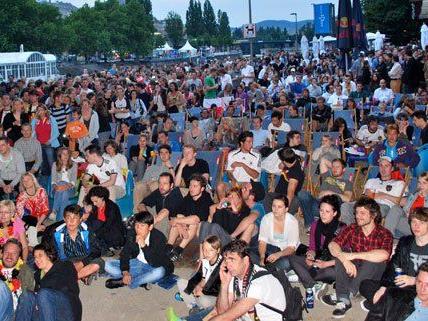Das große "Piefke Public Viewing" an der Adria Wien sorgt für perfekte Stadionatmosphäre