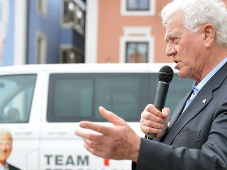 Das Team Stronach hat eine große Abschlussveranstaltung geplant. Das Team Stronach hat eine große Abschlussveranstaltung geplant.