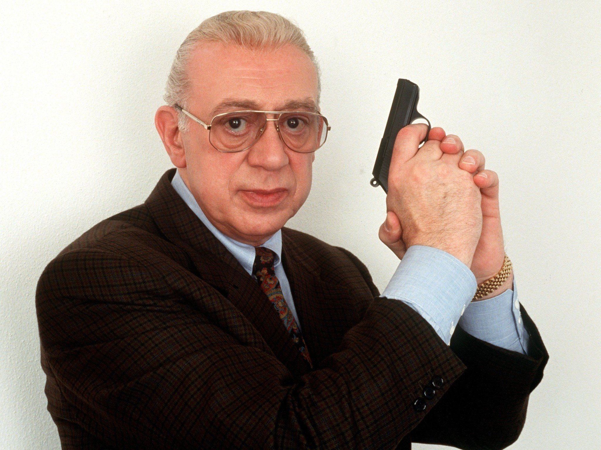 Der Schauspieler Horst Tappert als Oberinspektor Stephan Derrick. Der Schauspieler Horst Tappert als Oberinspektor Stephan Derrick.