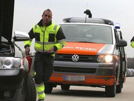 Einsatzfahrzeuge der Asfinag sollen in Wien und Umgebung für mehr Verkehrssicherheit sorgen.