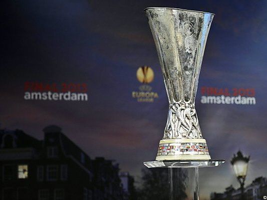 Um diese Trophäe wird in der Arena gespielt Um diese Trophäe wird in der Arena gespielt