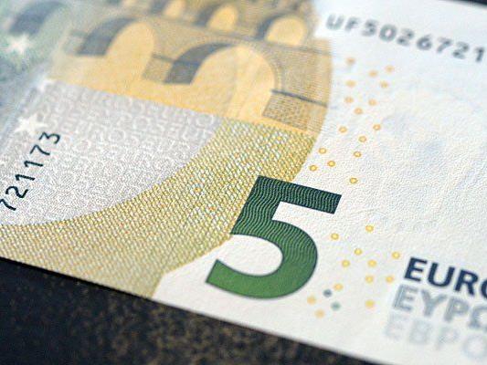 Die neuen Fünf-Euro-Scheine sind bereits im Umlauf - doch viele Automaten akzeptieren sie nicht