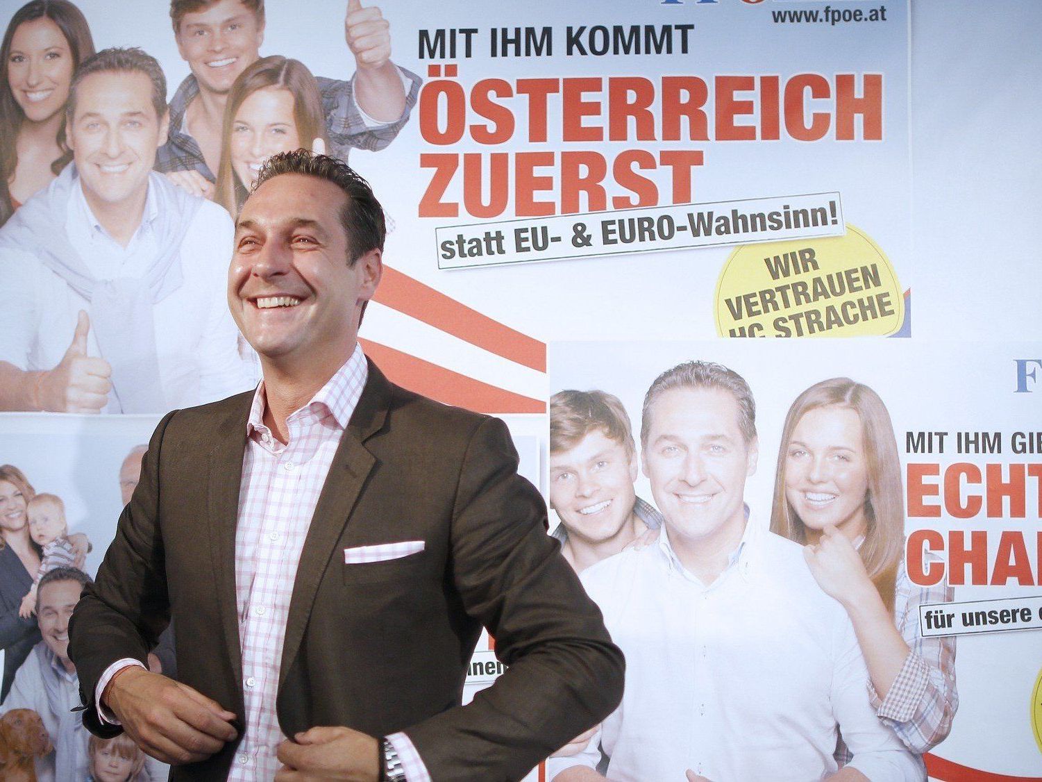 Strache stellte die Plakatkampagne der FPÖ für die Nationalratswahl vor. Strache stellte die Plakatkampagne der FPÖ für die Nationalratswahl vor.