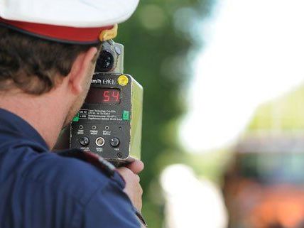 Polizei verstärkt Verkehrsüberwachung zu Pfingsten