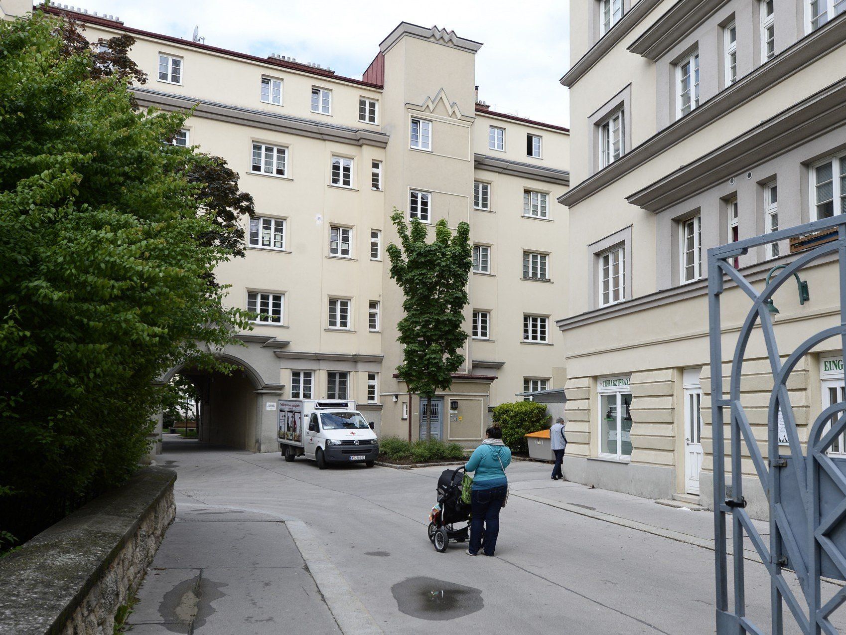 Wiener in seiner Wohnung getötet: Zwei Festnahmen Wiener in seiner Wohnung getötet: Zwei Festnahmen