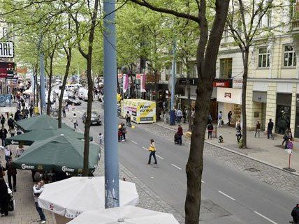 FuZo auf MariaHü gestartet - Teslauf erweckt in Wien wenig Interesse