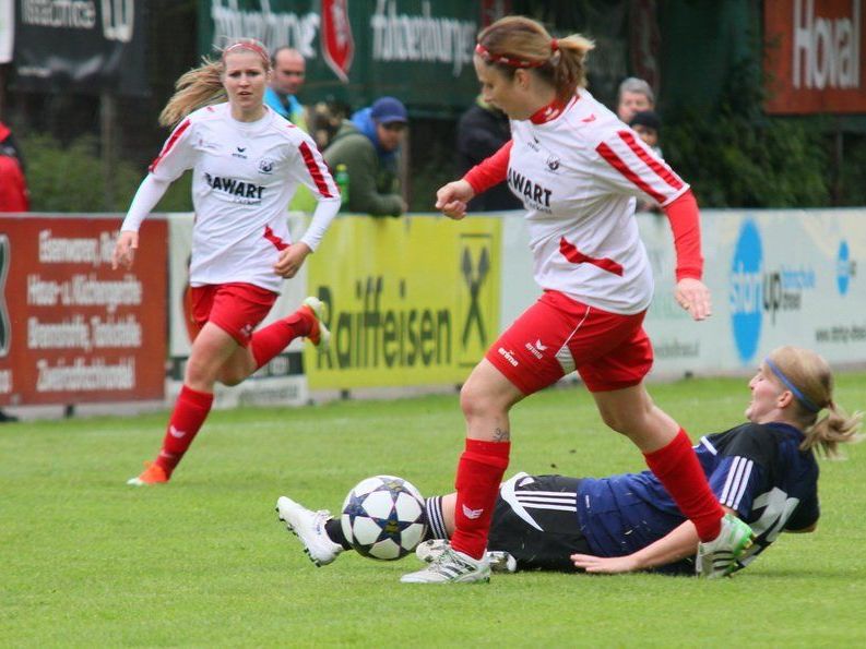 Anja Stadelmann und Co. verloren gegen Wals unglücklich mit 0:1. Anja Stadelmann und Co. verloren gegen Wals unglücklich mit 0:1.