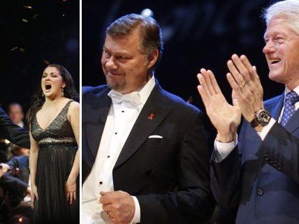 Bill Clinton war auch heuer wieder bei dem Konzert in Wien mit dabei. Bill Clinton war auch heuer wieder bei dem Konzert in Wien mit dabei.
