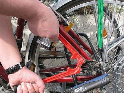 Acht mutmaßliche Fahrraddiebe wurden in der Nacht auf Dienstag festgenommen.