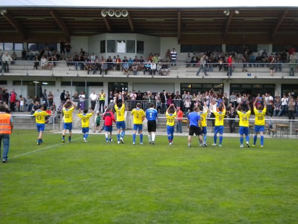 Der FC Schruns jubelt über einen 2:1 Auswärtssieg in Altenstadt Der FC Schruns jubelt über einen 2:1 Auswärtssieg in Altenstadt