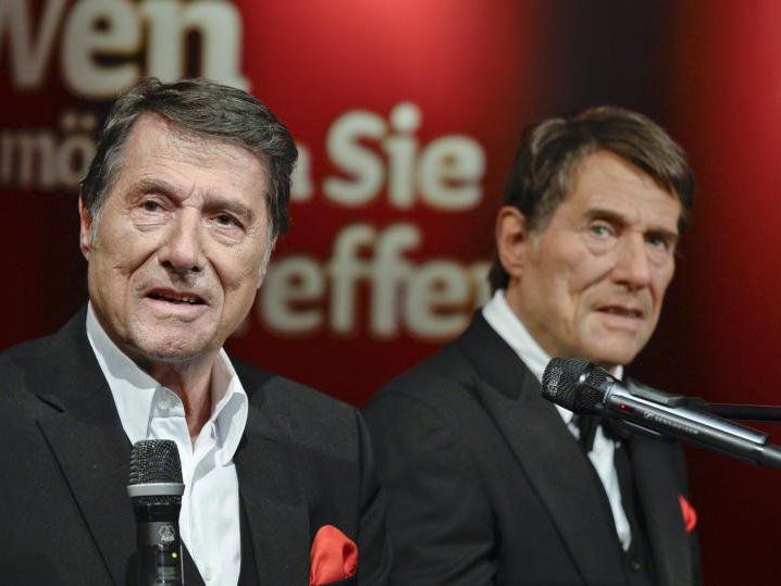 Udo Jürgens mal Zwei bei Madame Tussauds in Wien. Udo Jürgens mal Zwei bei Madame Tussauds in Wien.