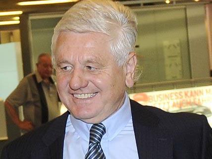 Ex-Vorstand Ernest Gabmann fordert vom Wiener Flughafen Bonuszahlungen.