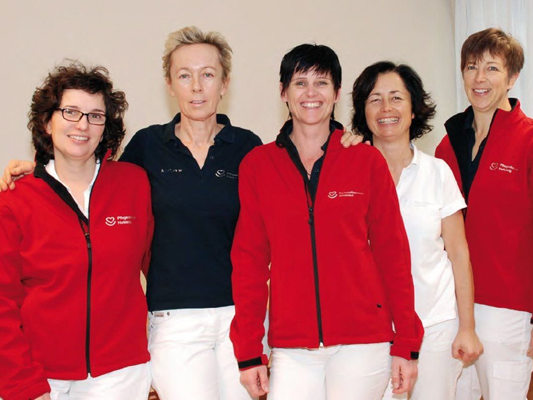 Das Hofsteigpflegeteam: Evelyn Hefel, Marianne Huber, Susanne Vonach, Andrea Flatz und Ruth Fink Das Hofsteigpflegeteam: Evelyn Hefel, Marianne Huber, Susanne Vonach, Andrea Flatz und Ruth Fink