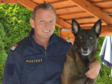 Diensthundeführer der PDHI Schwechat mit seinem Diensthund „Falco vom Satansberg“
