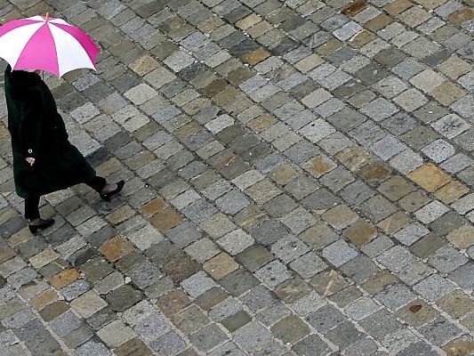Das Regenwetter in Österreich hält auch über das Wochenende an. Das Regenwetter in Österreich hält auch über das Wochenende an.