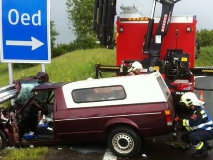 Zwei Personen wurden bei dem Unfall in Niederösterreich verletzt.