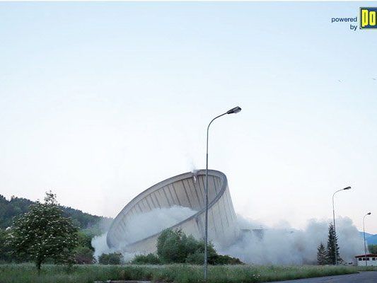 Am Mittwoch wurde der Kühlturm des Voitsberger Kohlekraftwerks abgerissen.